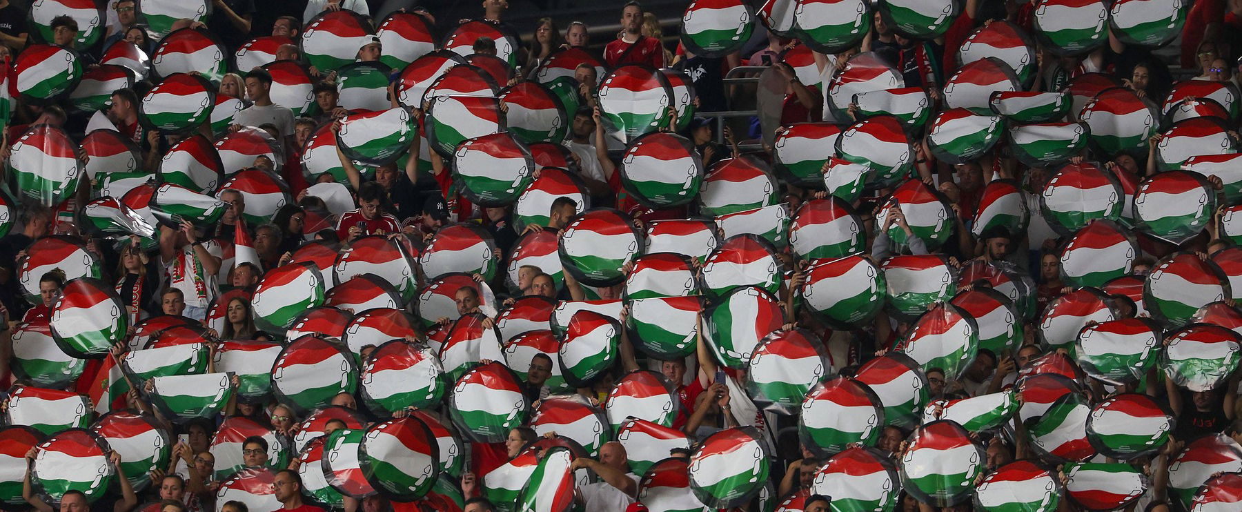 Kíméletlenül kidobtak egy drukkert a portugál-magyar meccsről, hiába könyörgött