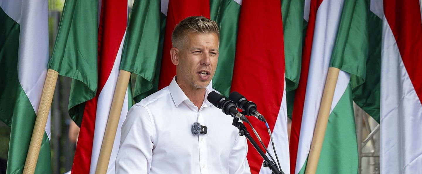Magyar Péter megkapta a titkos listát, dörgedelmes dolgok szerepelnek rajta