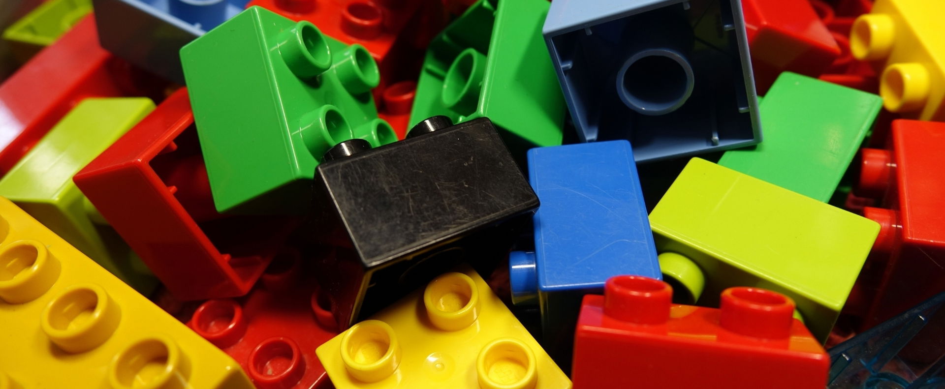 Rendkívüli dolog áll a nyíregyházi LEGO-gyár udvarán, felfoghatatlan a látvány