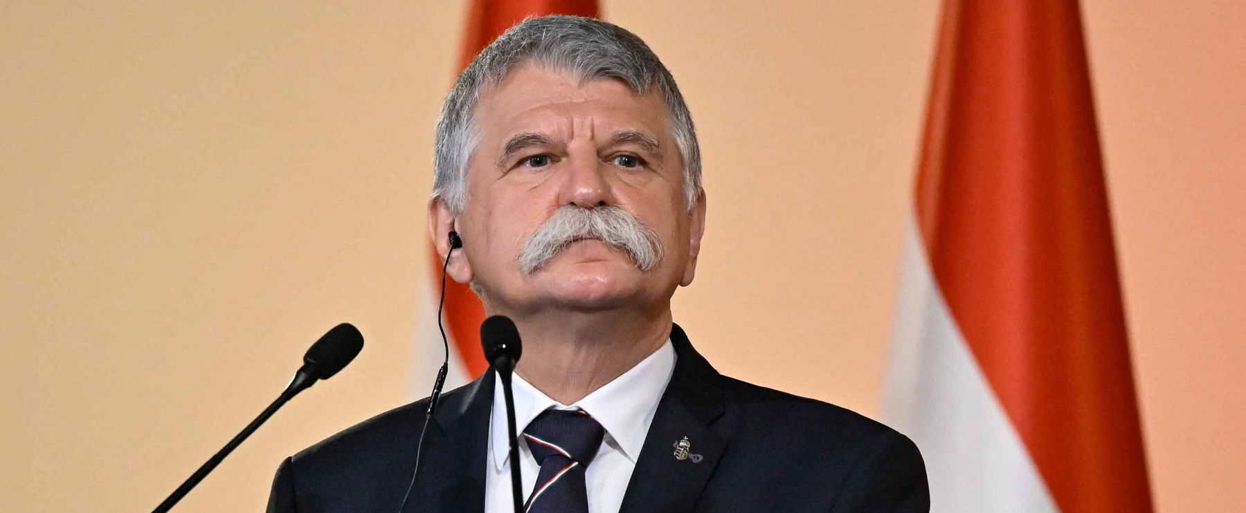 Kövér László megmutatta az irodáját, ilyet még nem láttál, ami a falon van olyan nincs máshol az országban