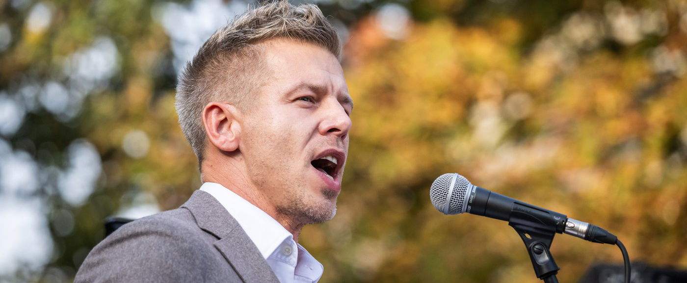 Élő adásban nevették ki Magyar Pétert, könnyesre sírták a szemüket a műsorvezetők