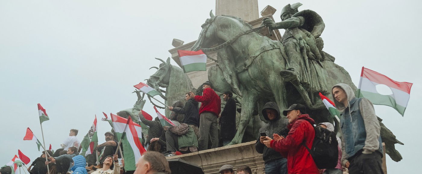 Mégsem annyian voltak Magyar Péter október 23-i rendezvényén, elképesztő átverés terjed a Tiszáról