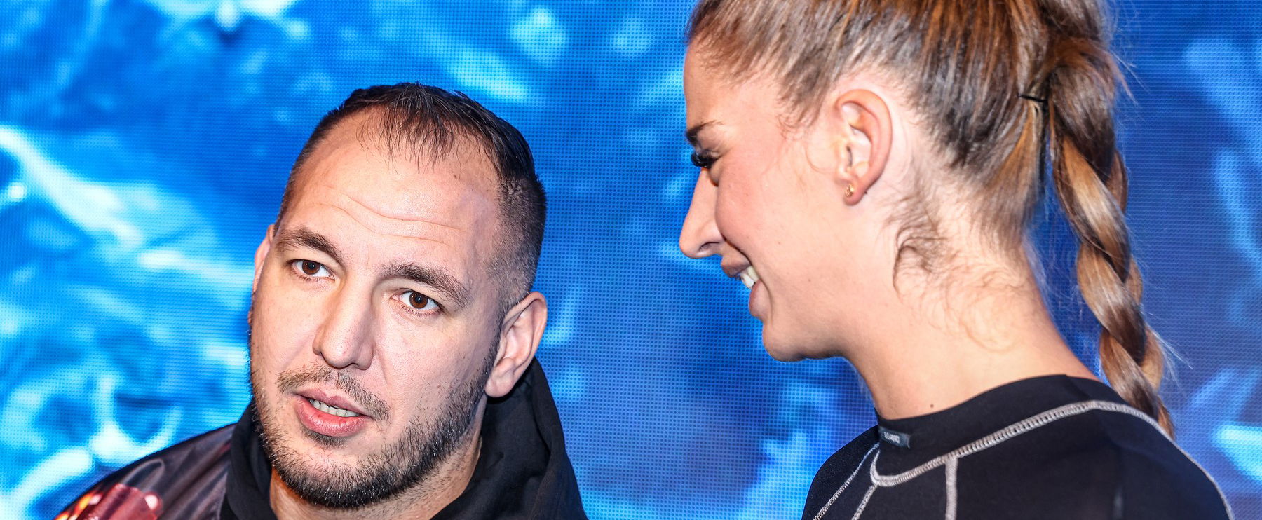 Brutális támadás érte Curtist, nem várt helyről csaptak le rá