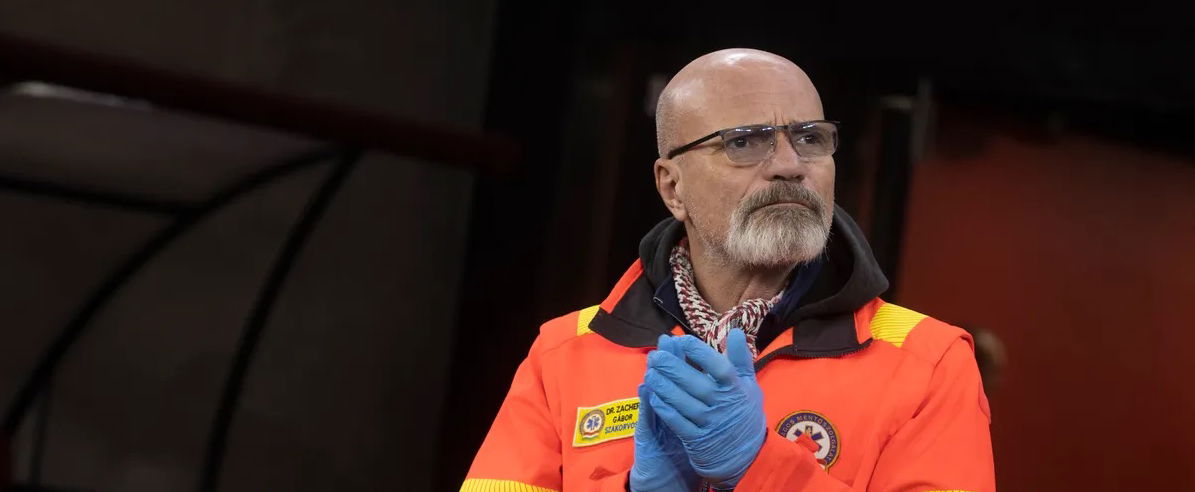 Zacher Gábor fontos bejelentést tett, hamarosan a TV-ben is újra láthatjuk az ország mentősét