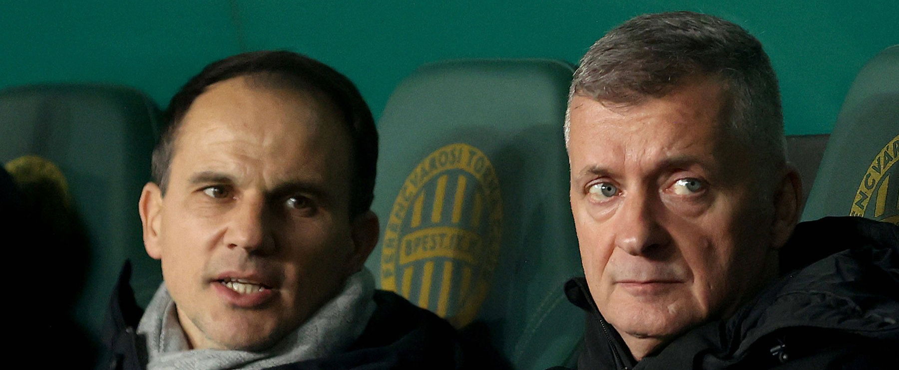 A nyílt utcán kerítették be újpestiek Kubatov Gábort, elképesztő jelenet játszdóott le a kamerák előtt