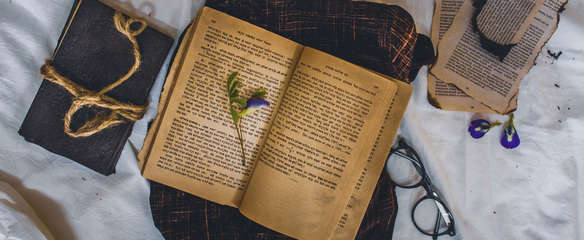 Ez az első magyar szó, 1600 éve írták el, irtózatos jelentése van