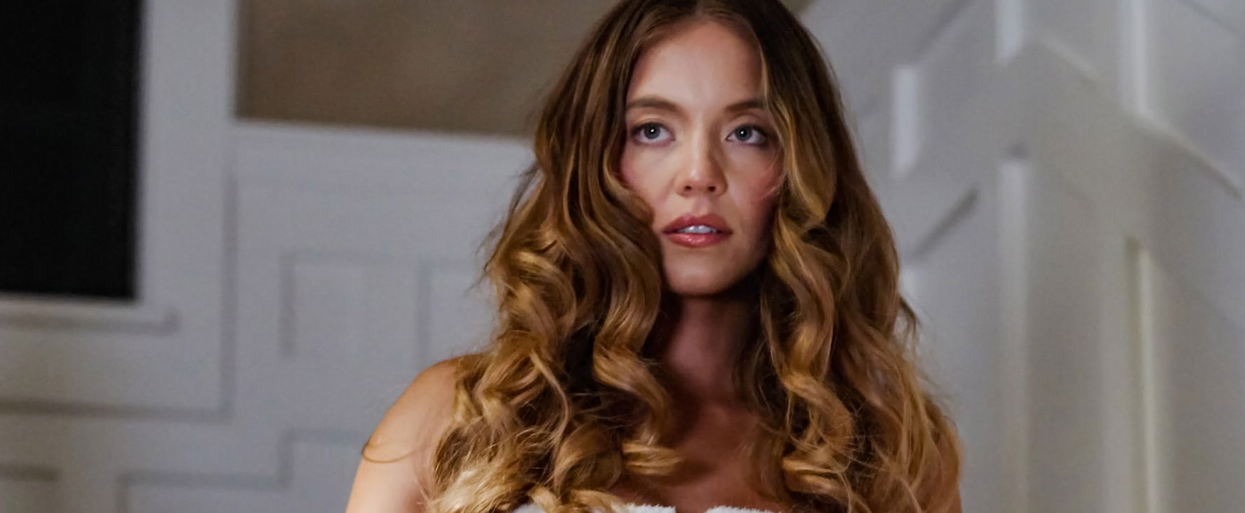 Leesik az állad, ilyen szerepben még sosem láttuk a szőke bombázót, Sydney Sweeney új filmje mindenkit zavarba hozott