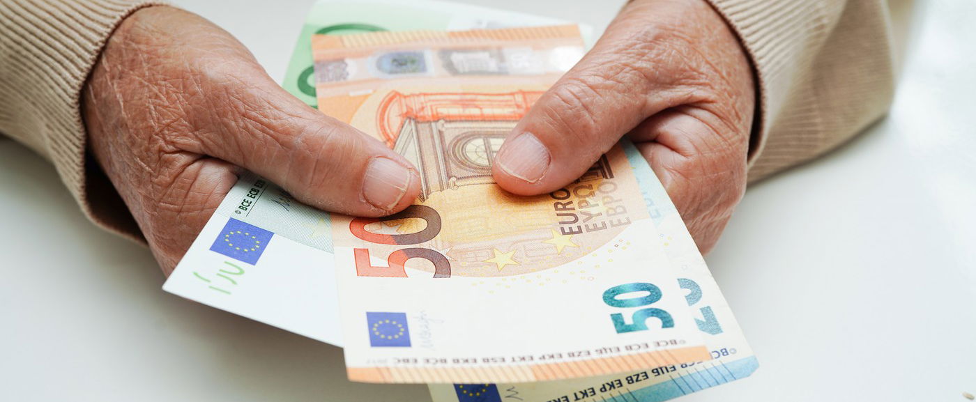 Ennyi az átlag nyugdíj Romániában, izgalmas szám jött, tényleg több mint hazánkban?