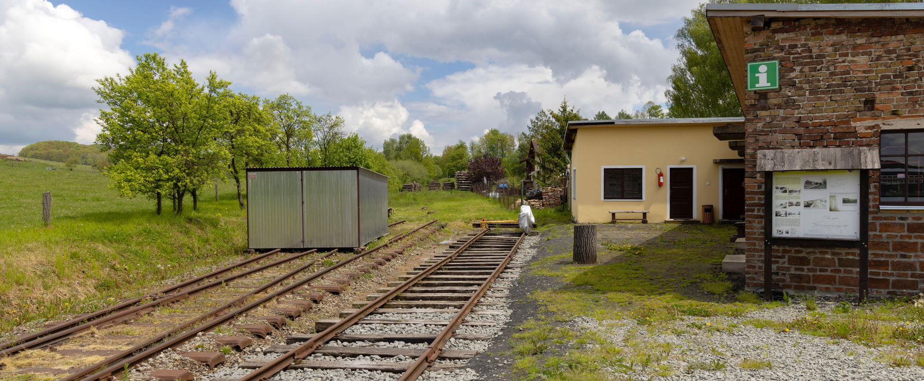 Megtalálták a MÁV legkisebb vasútállomását, ettől a látványtól azonnal lefagysz