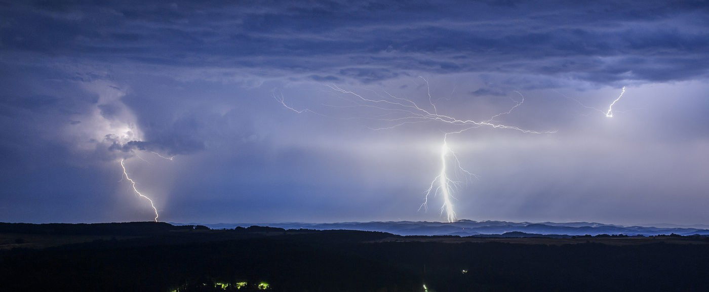 40 mm eső csap le 11 vármegyére, durva hatása lesz az érkező ciklonnak, káosz Magyarország térképén - Időjárás-előrejelzés
