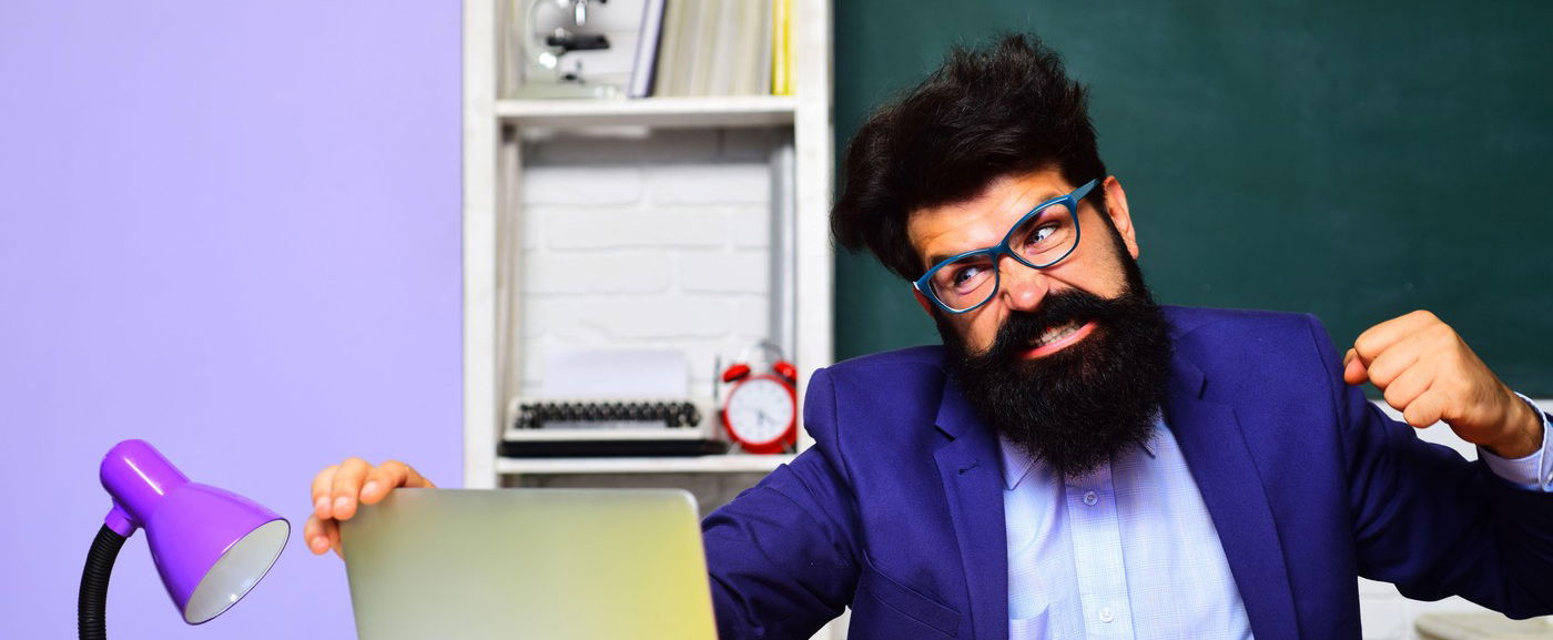 Itt a legdurvább magyar szó, még a szótárakba sem merték belerakni, senki nem tudja helyesen leírni