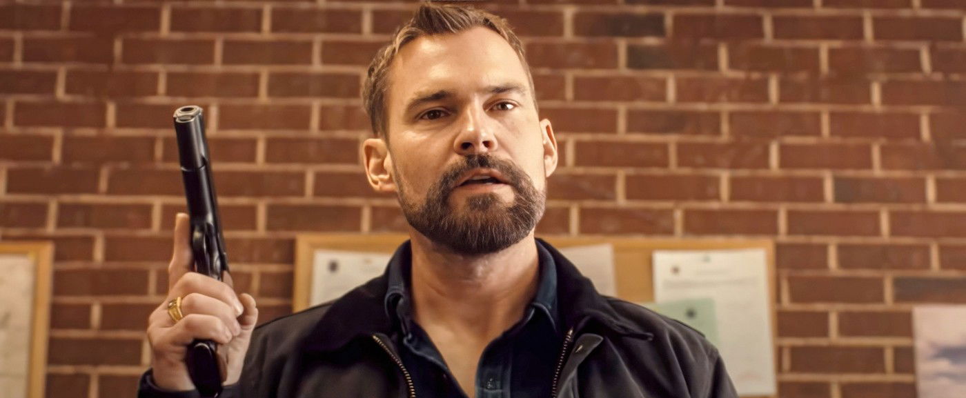 Elvált bombasztikus szépségű feleségétől Stifler, az Amerikai pite sztárja, ám a történetben van egy brutális csavar