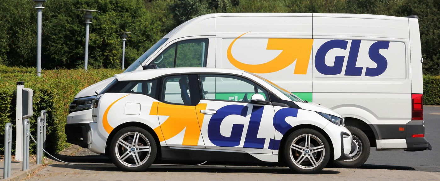 Kiderült melyik a magyar futárok kedvenc vásárlója, biztonsági kamera buktatta le a népszerű ügyfelet