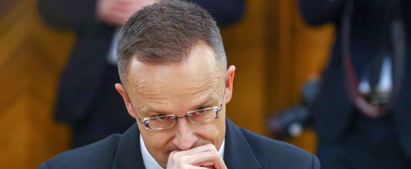Brutális támadás érte idehaza Szijjártó Pétert, míg Oroszországban van
