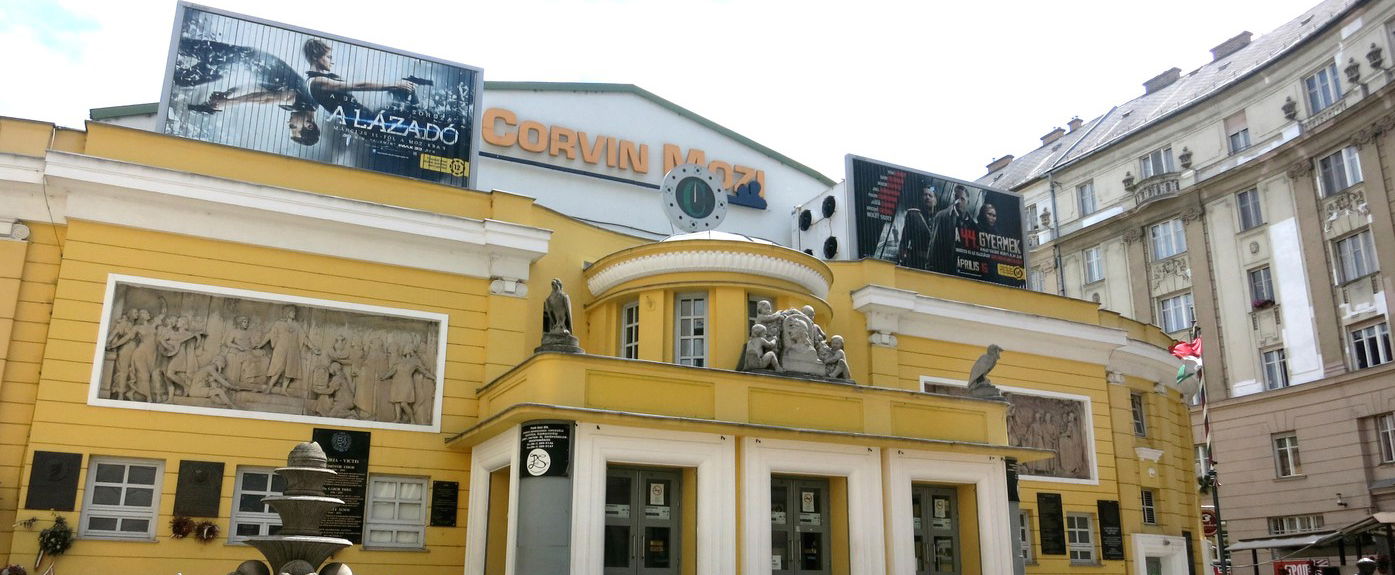 Botrány, ezt a magyar hírességet kitiltották a moziból, teljesen kiakadt