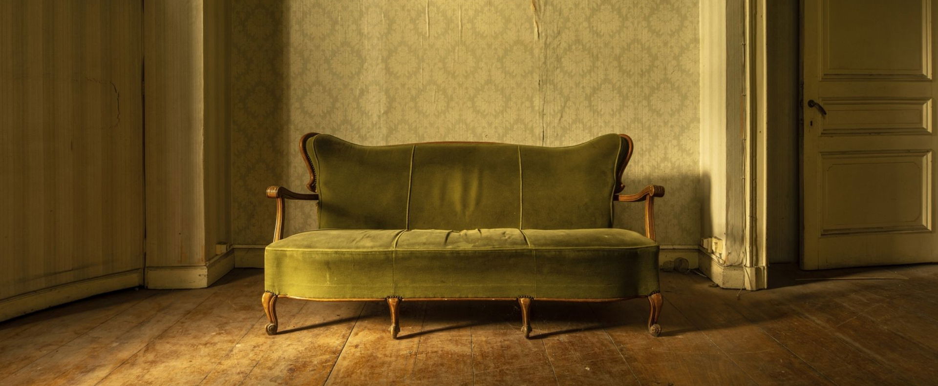 Füllesztően pikáns hangulatú elhagyatott kúriába törtek be, ez volt Magyarország eltitkolt felnőttvidámparkja