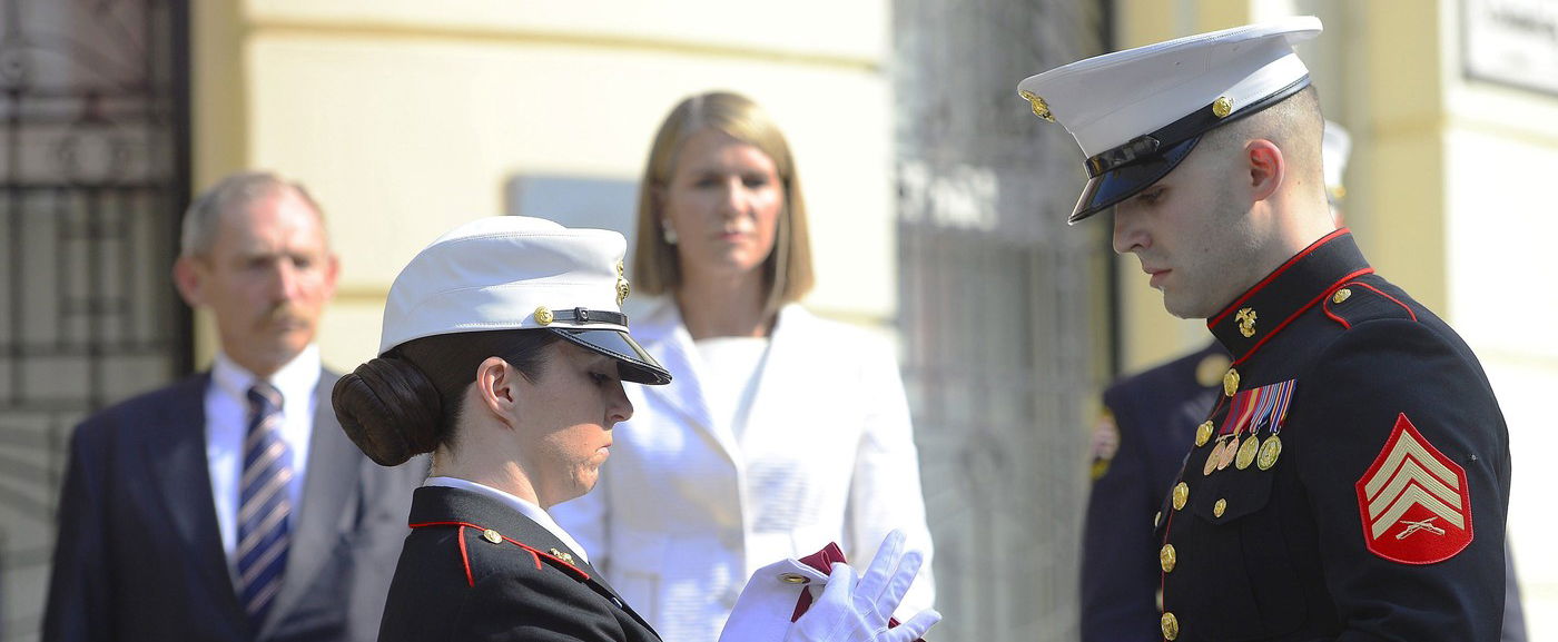 Amerikai katonák jelentek meg a Parlament előtt Budapesten, olyat tettek, amire még nem volt példa