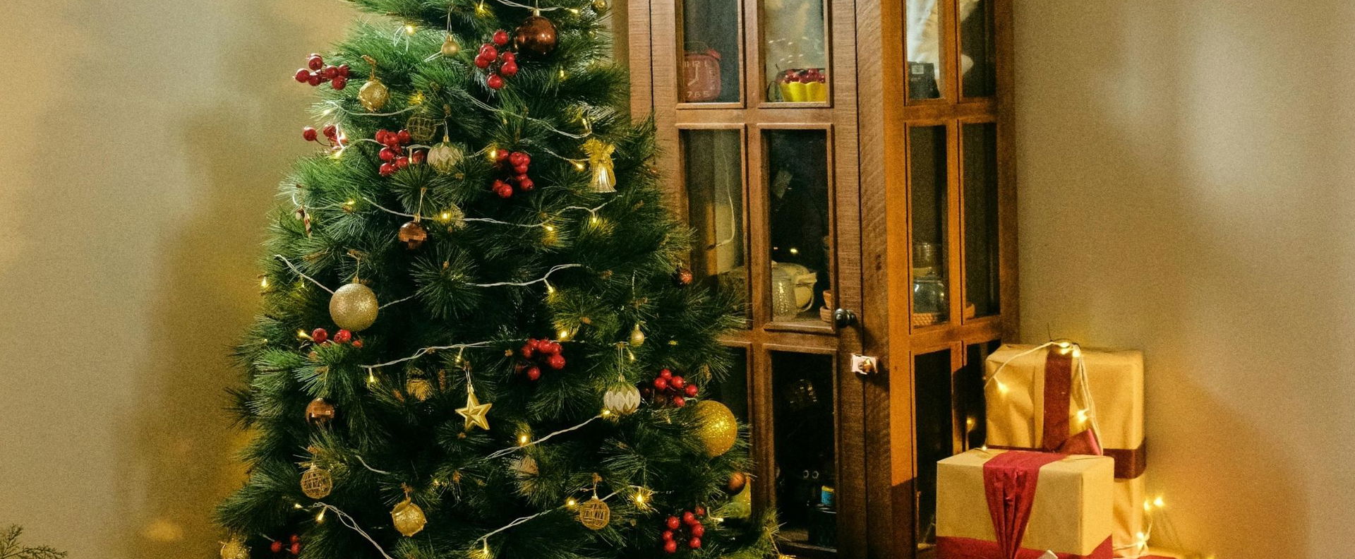 Szakértő figyelmeztet, ha ide tetted a karácsonyfát, pillanatok alatt porig éghet a házad