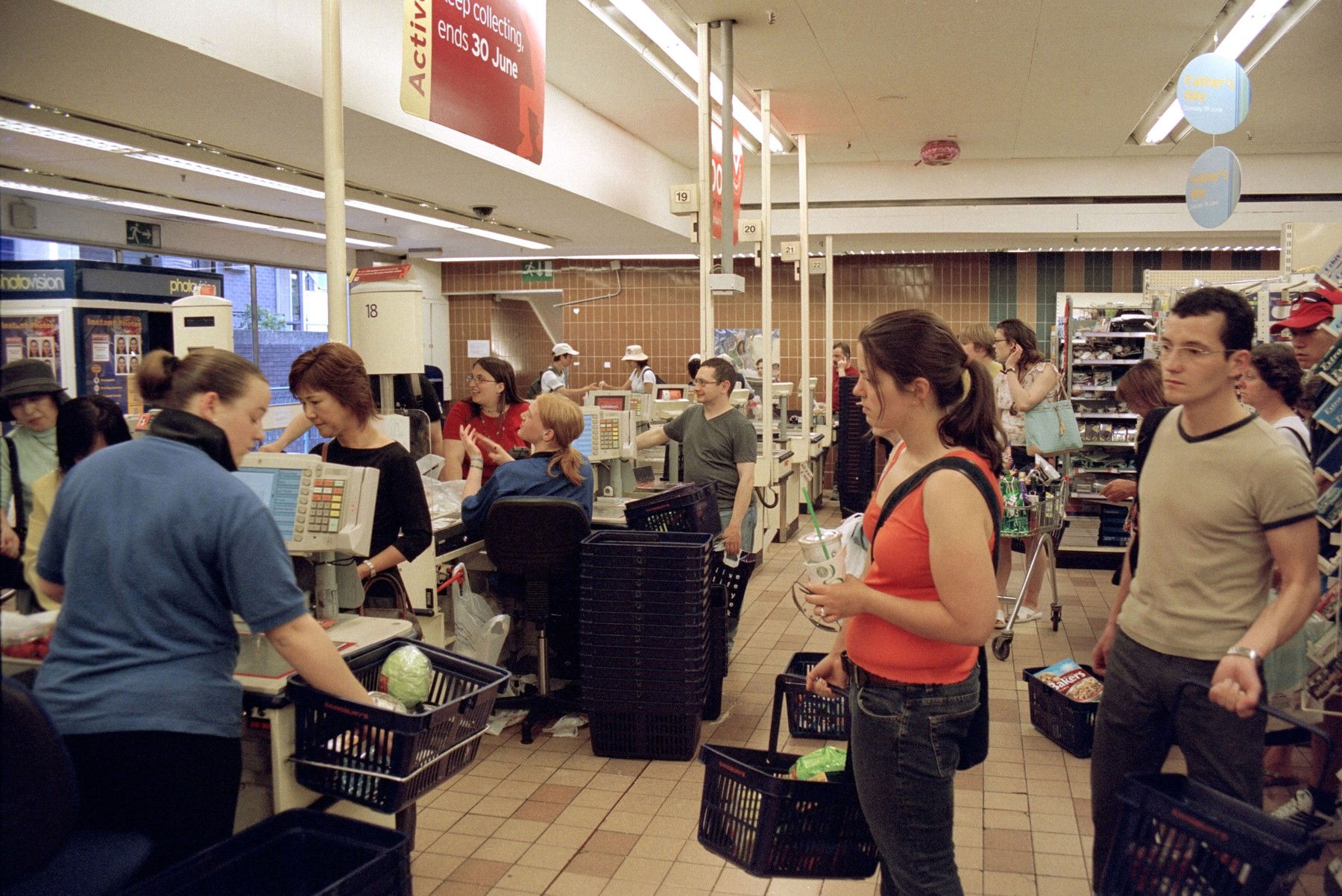 Sokkoló jelenetek a legnépszerűbb hazai boltokban, valami nagyon nem stimmel az inflációval