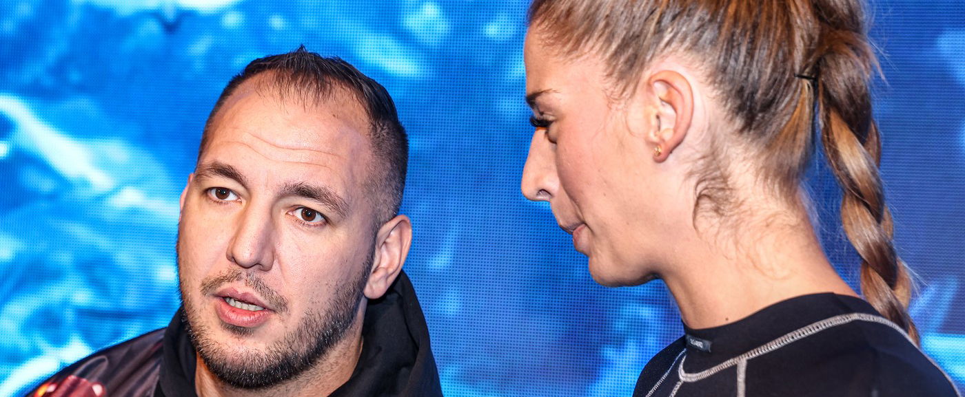 Bepöccentek a rajongók, Curtis kosaras kedvese váratlant húzott, valami furcsát vettek észre a testén