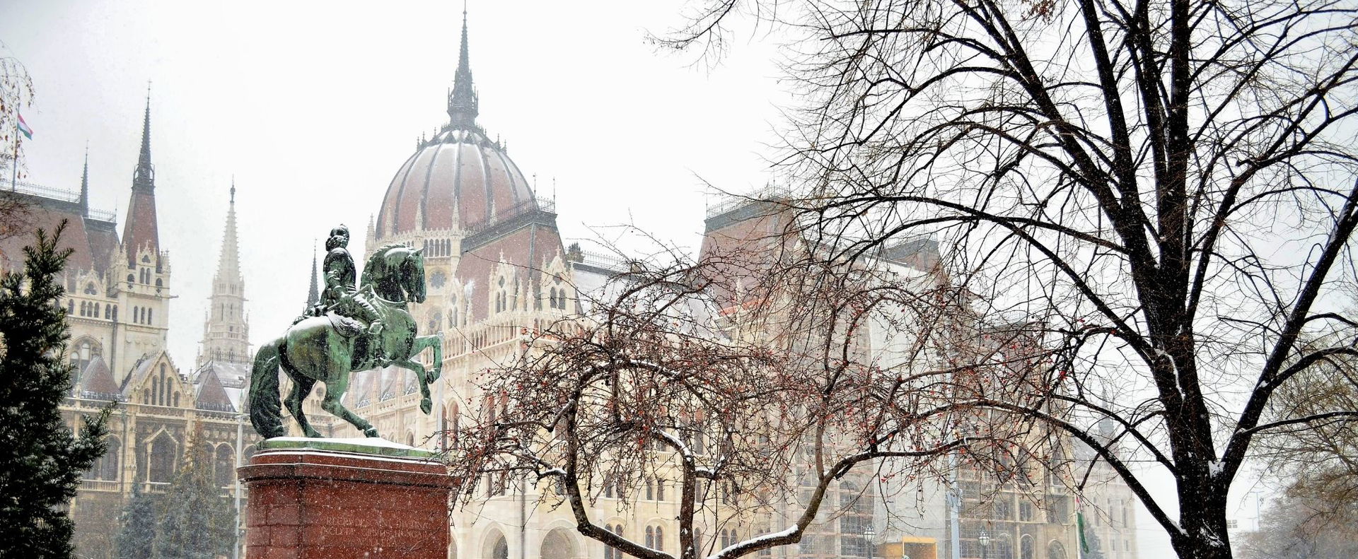 A következő napokban teljesen átalakul az időjárás Magyarország felett, ritkán látott helyzet alakul ki, az egész ország érintett