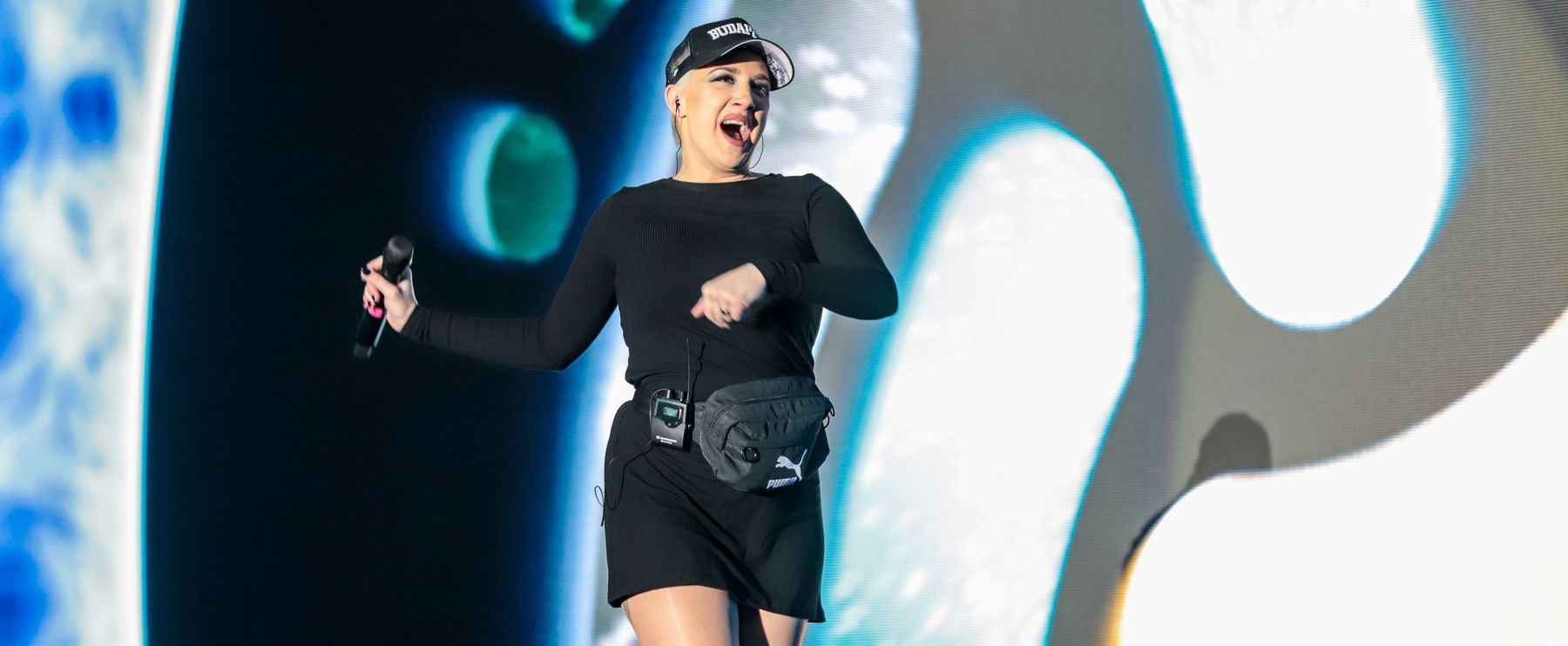 Tóth Gabi megint csinálja a fesztivált, ezt csinálta most a színpadon, kamerák előtt