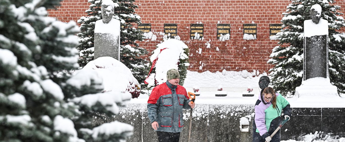 Azonnali riasztást adtak ki 2 vármegyére, további kilenc sárgában, méteres hófúvás érkezik országszerte