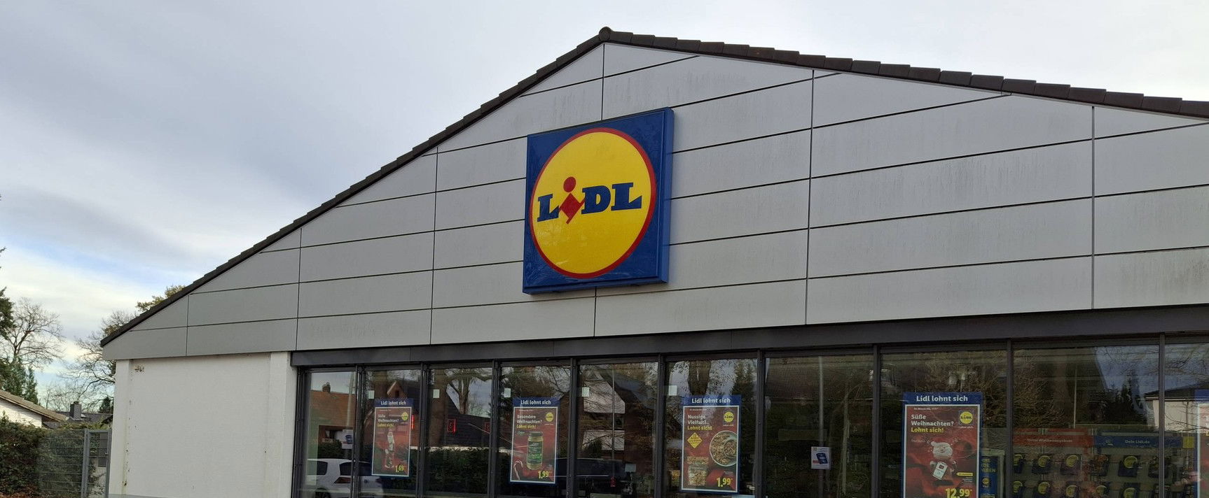 Sokkoló látvány fogadta a vásárlókat egy hazai szupermarketben, ez már mindennek az alja