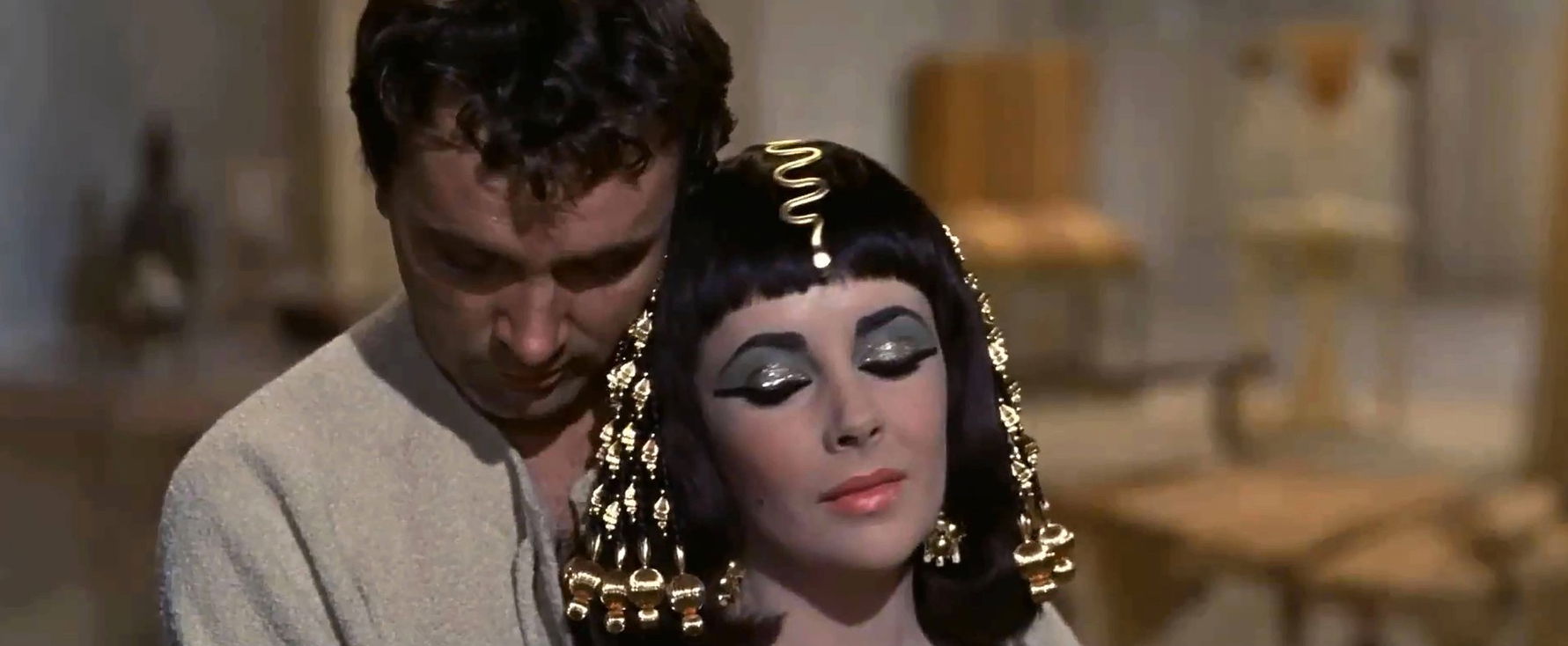 Évszázadokig titkolták, ezt csinálta Kleopátra a zárt ajtók mögött, amikor senki sem látta, titkos szenvedélynek hódolt