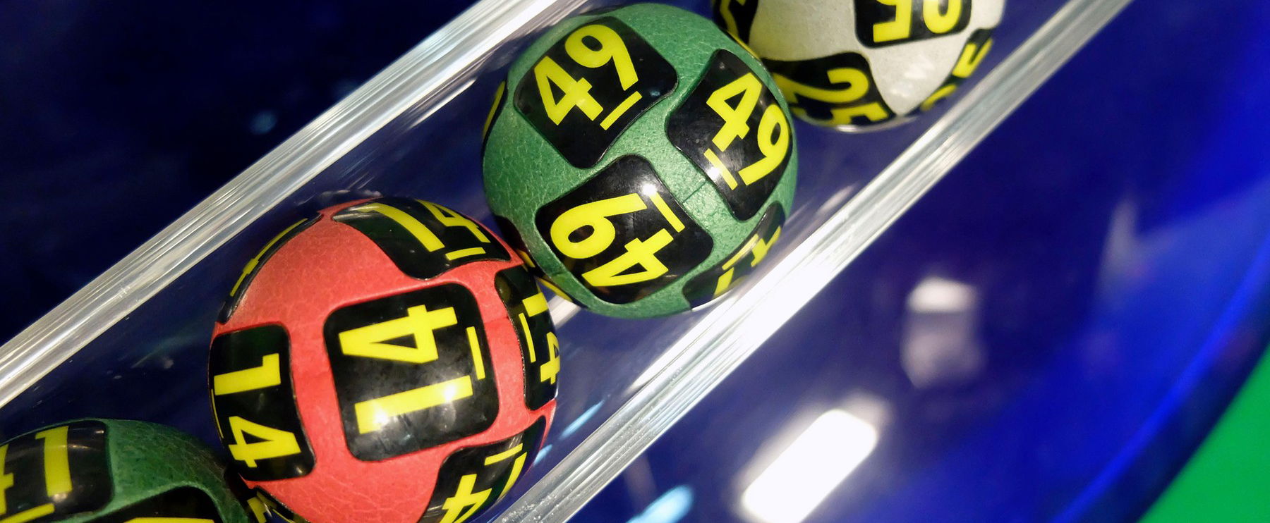 Elvitték a lottófőnyereményt, a nő nem akarja felvenni a pénzt, az indoka teljesen érthető