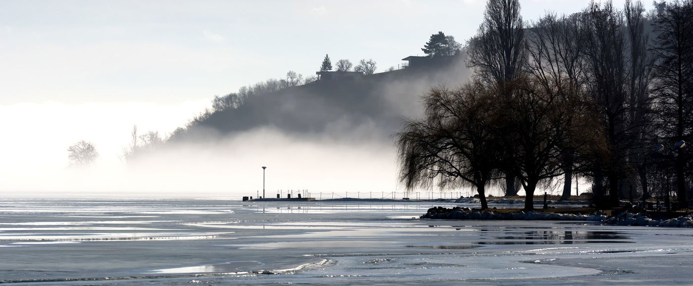 Az égből zúdult alá a Balatonnál, a hatalmas robajra elképesztő sereg lepte el a tihanyi révet, a helyieknek is elállt a szava