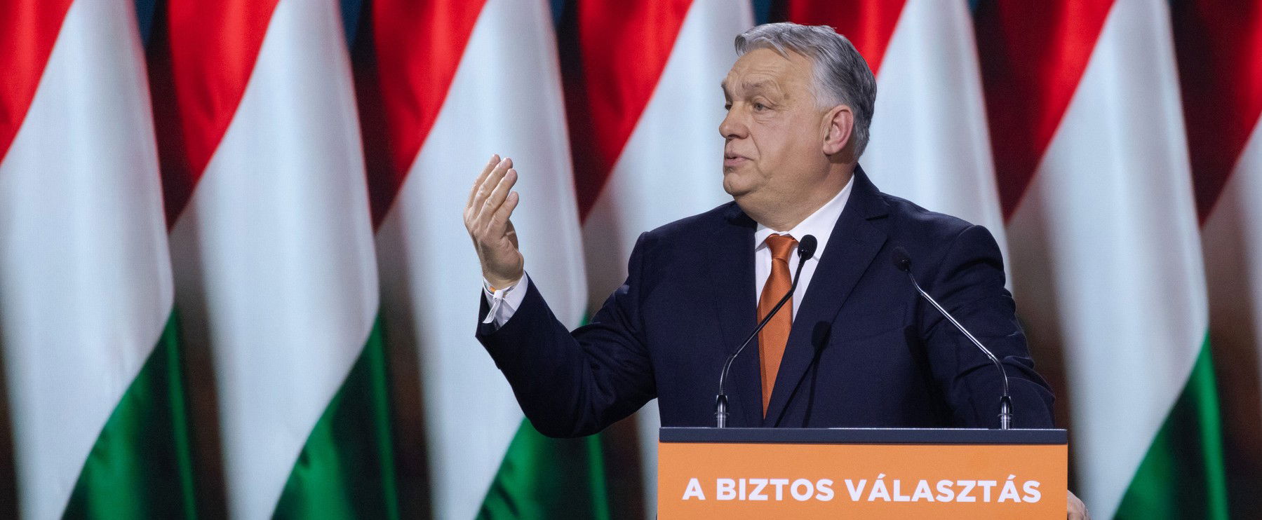 Innen vette a Fidesz a választási szlogenjét, világhírességtől származik az a 2 szó, amivel megnyerné a kormánypárt a választást