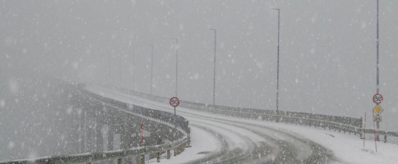 Az ónos eső után jön az újabb csapás, az időjósok figyelmeztetnek, erre nagyon kell vigyáznunk a napokban a legfrissebb időjárás-előrejelzések szerint