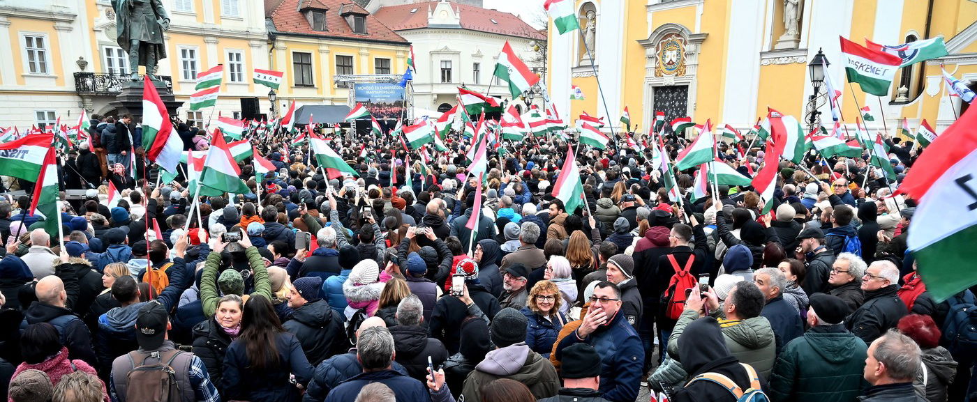 Ezért április 12-én lesz a választás, ez el is döntötte, hogy Tisza vagy a Fidesz nyer-e, váratlan dolgot mondott a szakértő