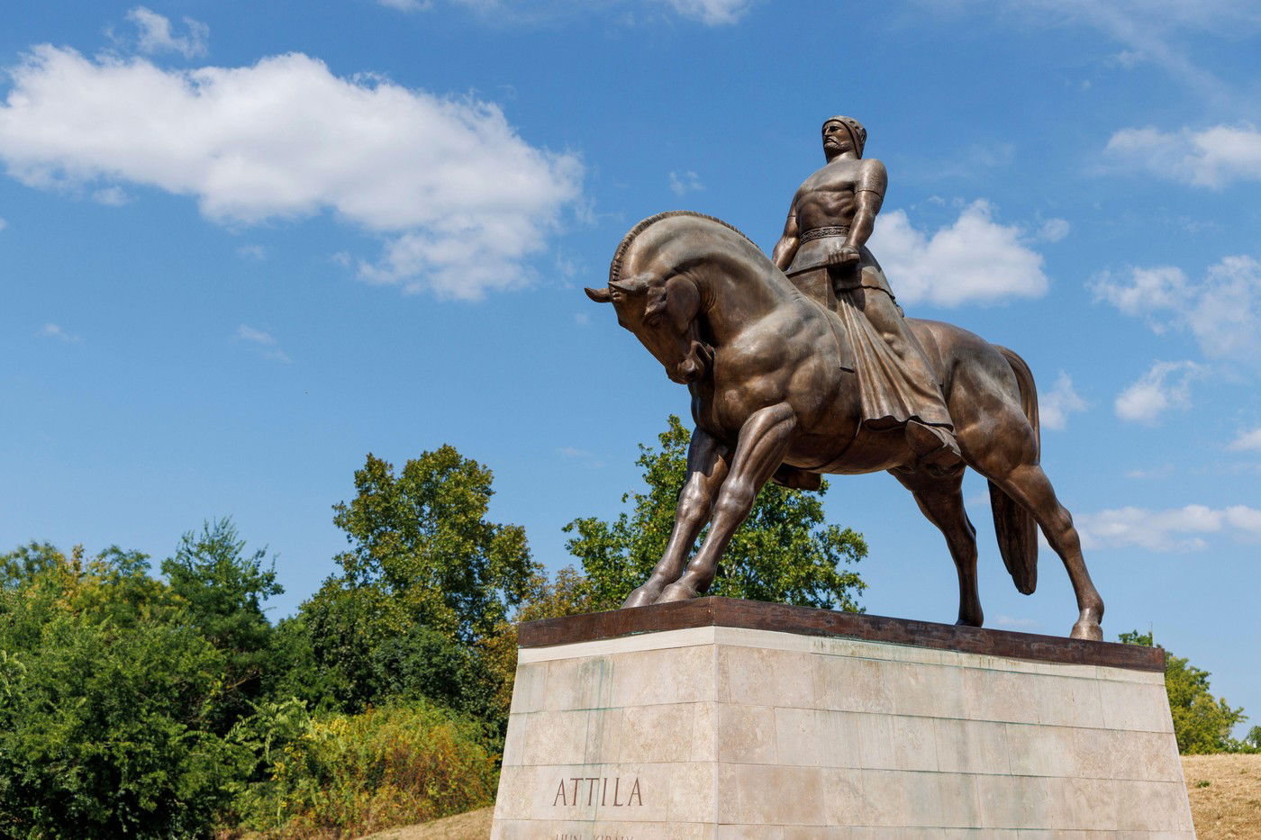 Megtalálták Attila király palotáját Magyarországon egy lehetetlen helyen, ezen az egész világ szenzációt kiált