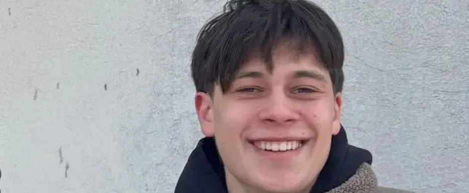  Megtörte a csendet a család, ezért gyászolják napok óta Egressy Mátyást, oka van a fekete zászlónak