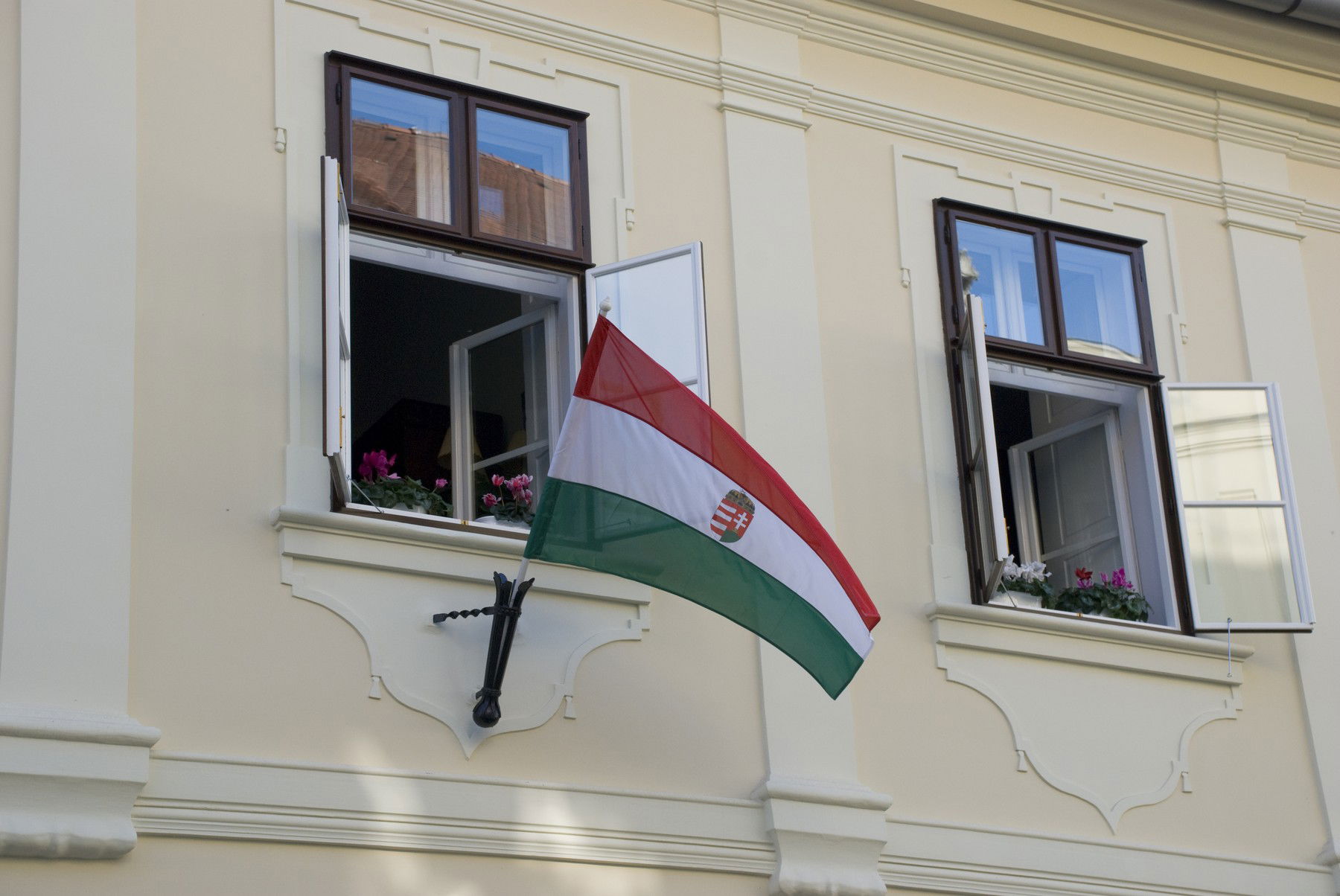 Több százezer forintba kerül, most ingyen jár minden magyarnak, azonnali roham indult