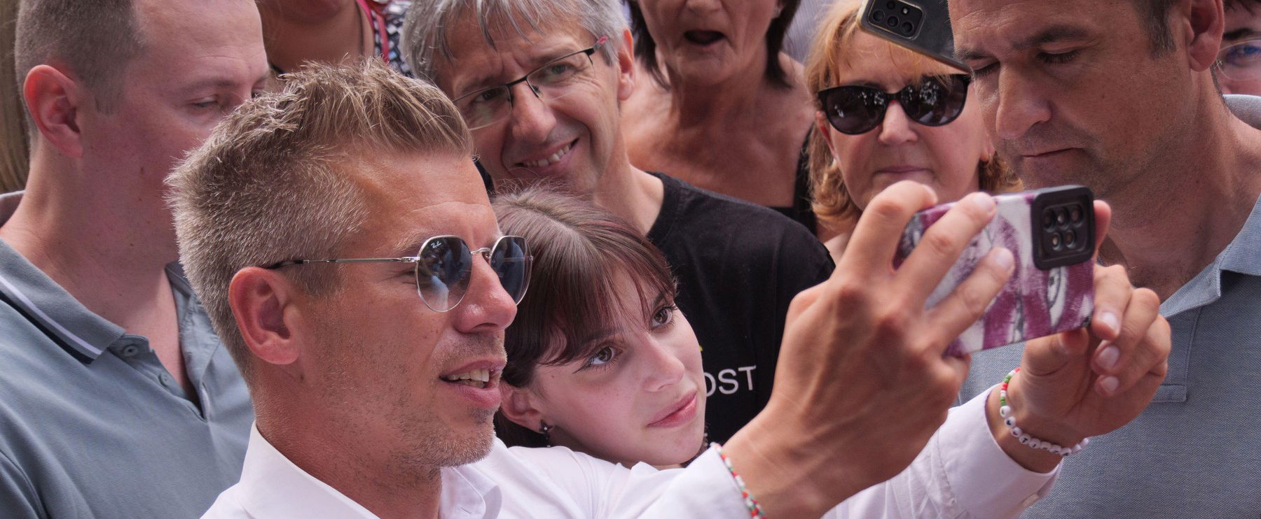 Kiszivárogtak a példátlan felvételek, a Tisza Párt egyik nagy igazolása az TV2 tehetségkutatójában is feltűnt