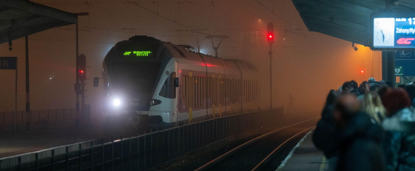 Ez az év legfurább bűnténye, rendkívüli dolgot rabolt el két bűnöző egy magyar vonatról, bizarr módon buktak le