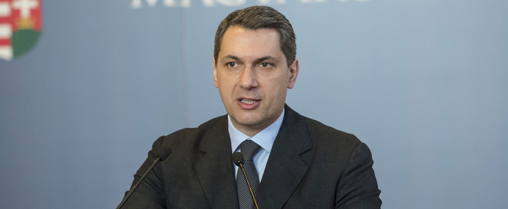 Mindenki ezt a Lázár János-tárgyat akarja megszerezni, brutális licitháború indult, röpködnek a milliók