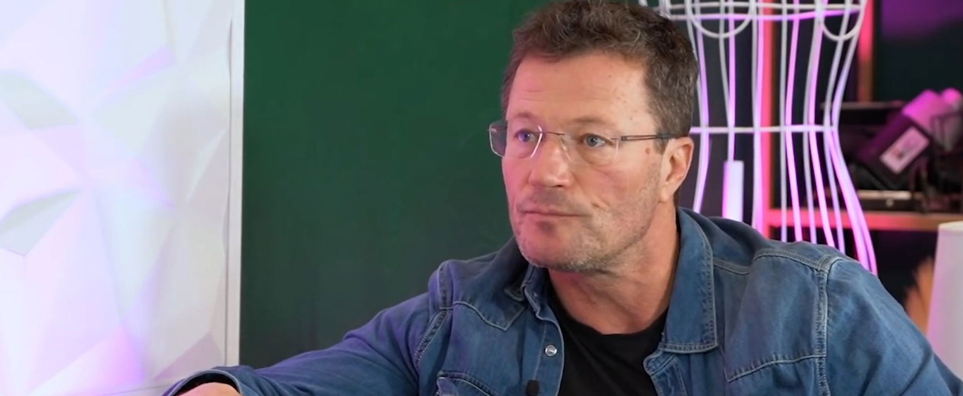 Vége a titkolózásnak, így néz ki a Nagy Ő, Stohl András luxusotthona, igazi földi paradicsom, egy ország irigykedik rá 