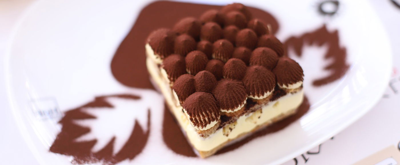 Letarolta az internetet, tényleg finomabb a hamis tiramisu, csak egyetlen összetevőn múlik a csoda, Magyarországon aprópénzért elkészítheted