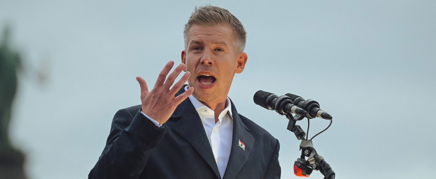 Magyar Péter sokkoló részleteket árult el a nagyteveli merénylőt, gyerekeket kellett menteni a lövöldöző elől