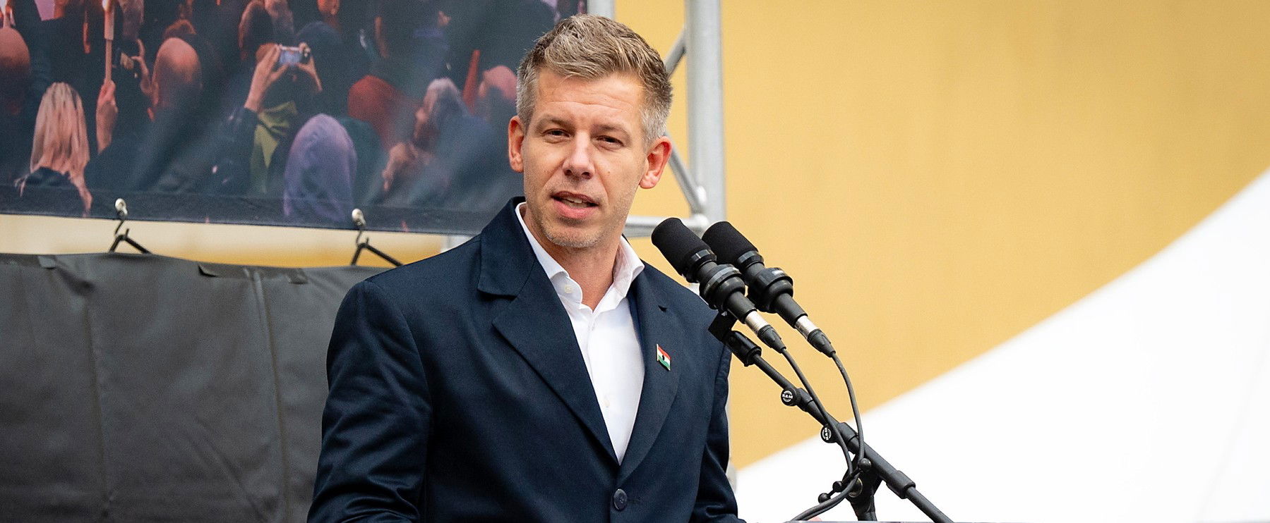 Magyar Péter bevallott mindent a róla készült videóról, elárulta, hogy kivel volt és mit csinált abban a bizonyos szobában