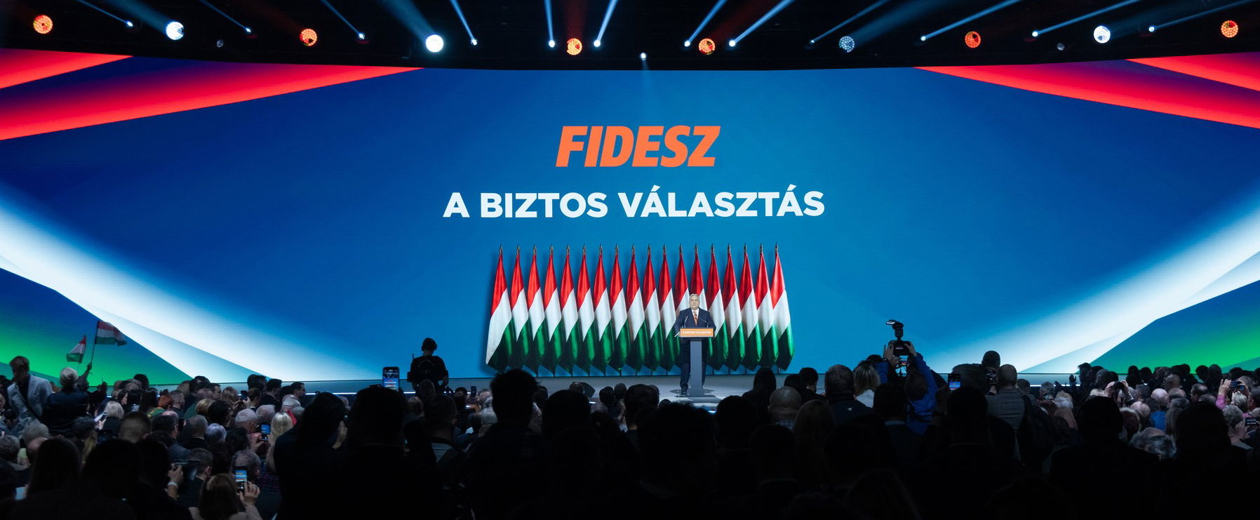 Megválasztották, ő a Fidesz legjóképűbb férfija, titokban árulta el egy sztár a Várkert Bazárban az évértékelőn