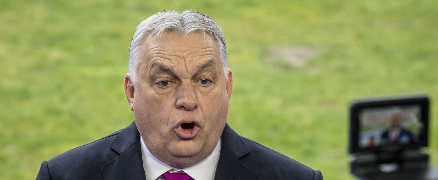 Orbán évértékelője előtt olyan jelenet történt a Várkert Bazár előtt, amit a legbátrabbak sem mernek végignézni, online is elérhető a videó