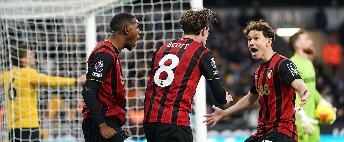 Lebukott, még egy csúcspolitikusnak küldött Tóth Alex mezt, most szivárgott ki a fotó az internetre