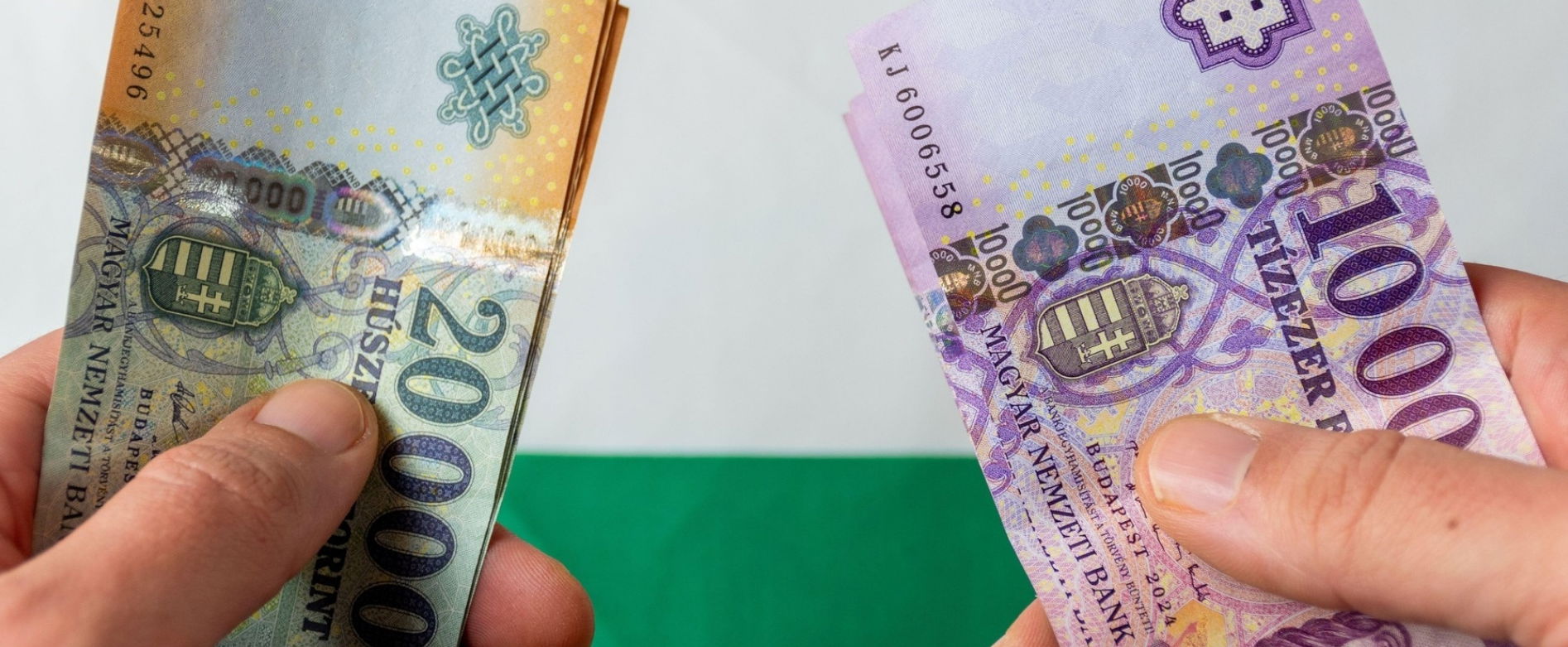 Megérkezett az új magyar 25 ezres, de csak a leggyorsabbaknak jut belőle, a gyűjtők már a gép előtt remegnek