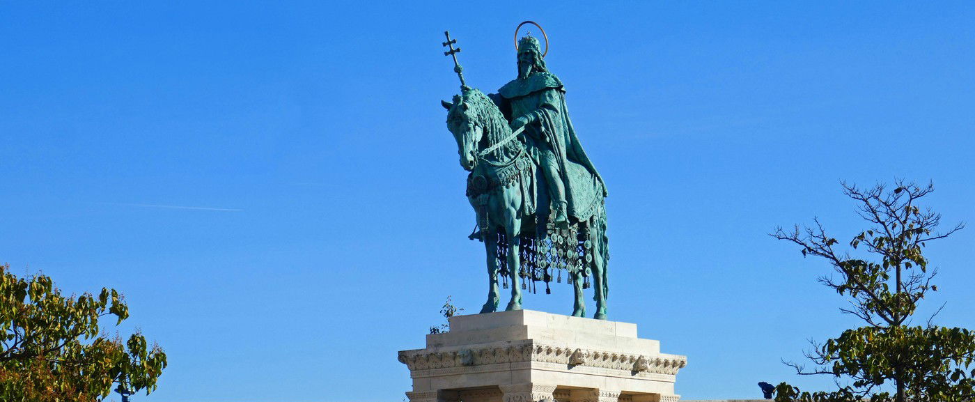 Kinyitották Szent István király ezeréves sírját, majd jött a totális döbbenet