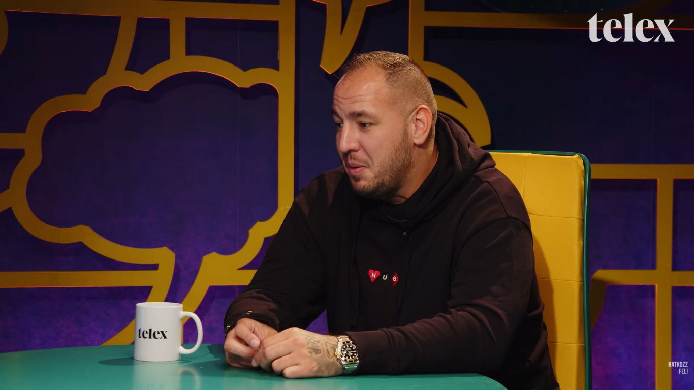 Megint Curtisen röhög az internet, Majka is megszólal a videóban